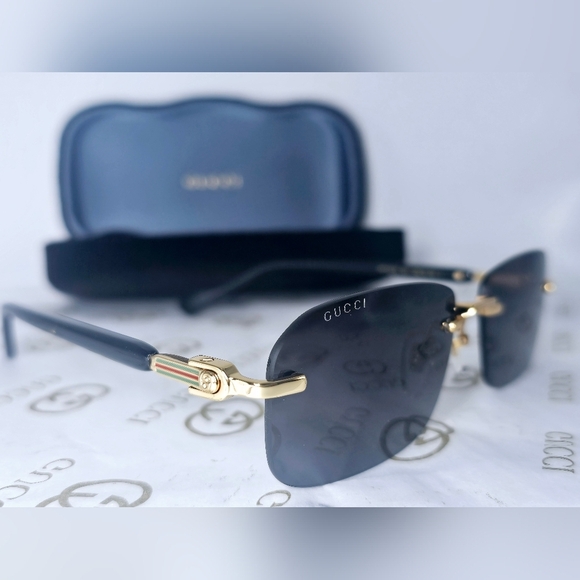Gucci Black and Gold Unisex Sunglasses - Picture 9 of 16